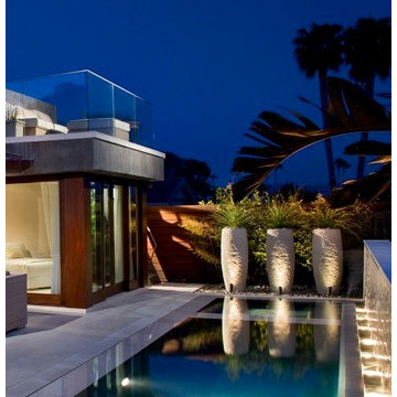 Sleek Contemporary Entertaining Space in Laguna Beach