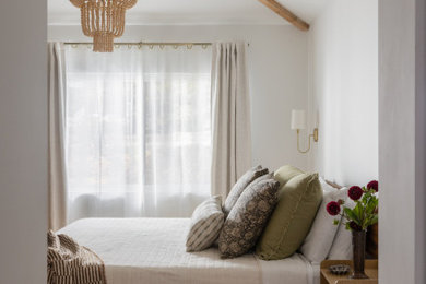 Bedroom - farmhouse bedroom idea in Sacramento