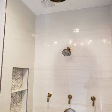 Luxury Bath with Discerning Detailing