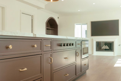 Minimalist home design photo in Los Angeles