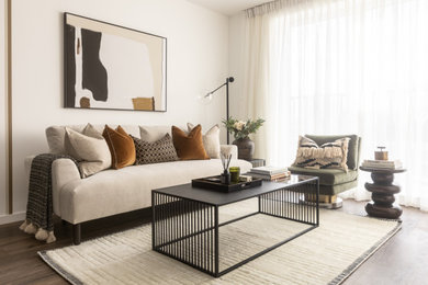 This is an example of a retro living room in London.