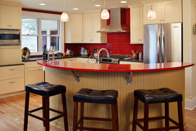 Example of a classic kitchen design in Denver