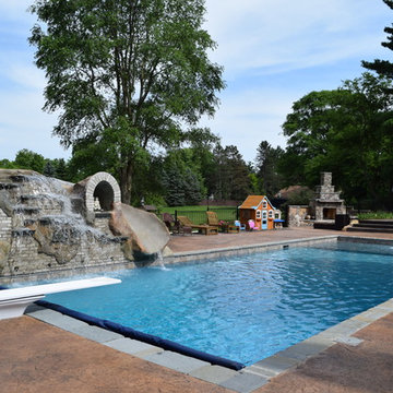 Rectilinear Relaxation Backyard Swimming Pool {HOR}
