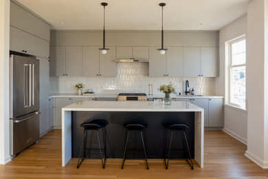 Kitchen - modern kitchen idea in San Francisco