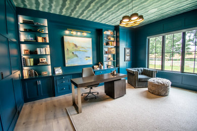 Home office - contemporary home office idea in Cincinnati