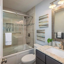 Upstairs Hallway Bathroom