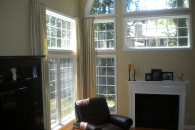 Elegant living room photo in Baltimore
