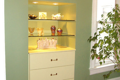 Eclectic home design photo in Toronto