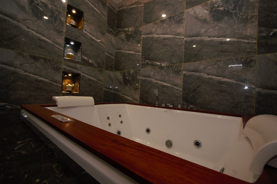 Second Floor Jacuzzi Room