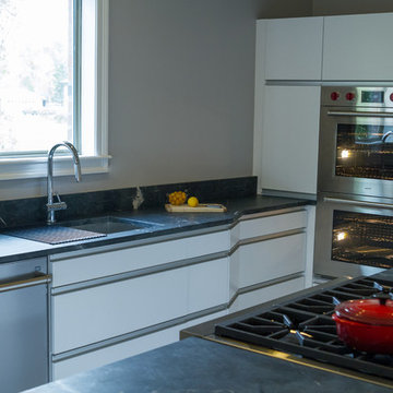 Sleek & Inspiring Professional Kitchen