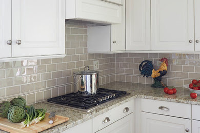 Example of a classic kitchen design in Chicago