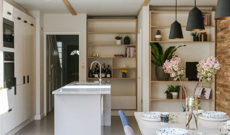 Kitchen Tour: A Timber Extension Updates a 1950s Home