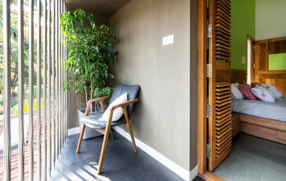 Thrissur Houzz: A Union of Brick Walls, Metal Screens & Mangalore Tiles
