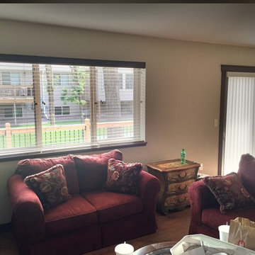 Wood Blinds with Contrasting Balance and Vertical