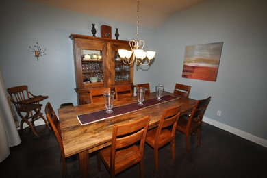 Dining room - traditional dining room idea in Dallas
