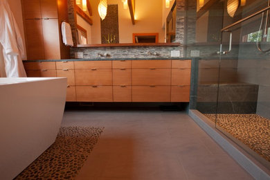 Example of a trendy bathroom design in Portland