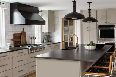 Example of a transitional kitchen design