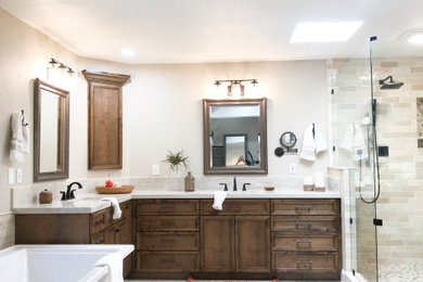 Example of a bathroom design in Sacramento