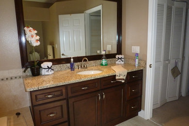Bathroom - contemporary bathroom idea in Orlando