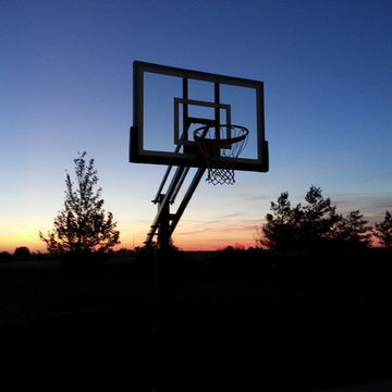 Benjamin S's Pro Dunk Silver Basketball System on a 22x32 in Bloomington, IL