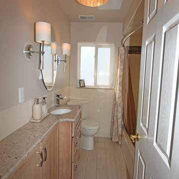 Neat and Narrow Bath Design - Southfield, MI