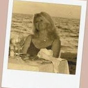 Kelly McQuiens foto