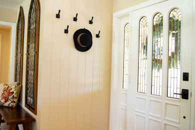 Entryway - contemporary entryway idea in Los Angeles