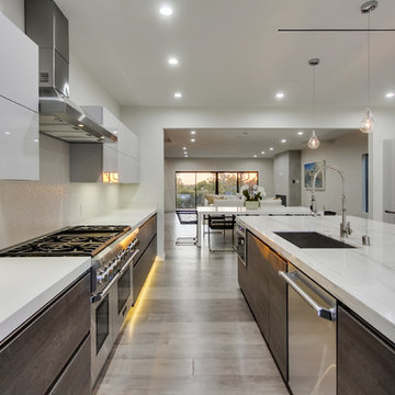 COOL MODERN KITCHEN IN LOS ANGELES, CA
