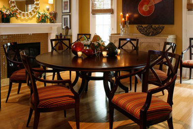 Dining room - traditional dining room idea in DC Metro