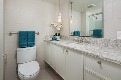 Design ideas for a modern bathroom in Miami.