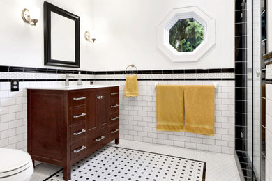 Example of a classic bathroom design in Seattle