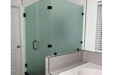 Example of a bathroom design in Other