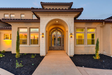 Inspiration for a modern exterior home remodel in Sacramento