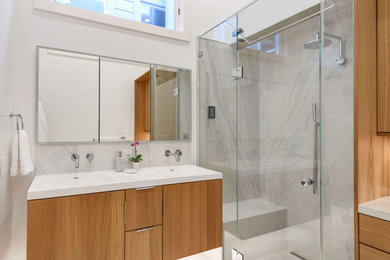 Inspiration for a modern bathroom remodel in San Francisco