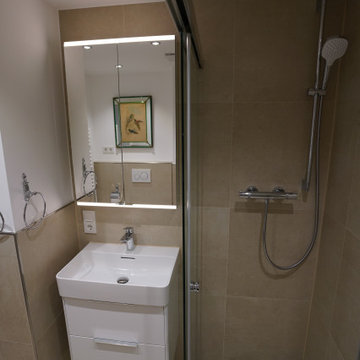 Aus einem Badezimmer wird ein Duschbad in München Bogenhausen