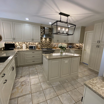 Beautifully Classic Kitchen Perfect for Entertaining