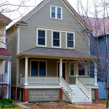 Farm House Style Home - Chicago, IL in James Hardie Siding & Trim