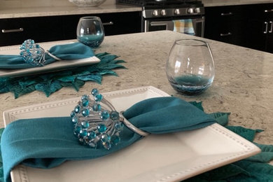 Inspiration for a contemporary kitchen remodel in Detroit