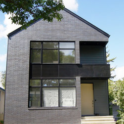 Riverdale Residence - Bricks And Masonry