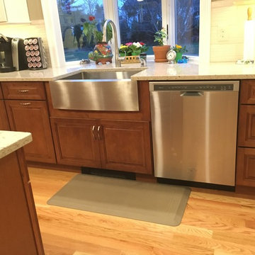 Kraftmaid Maple Chestnut Canvas Knollwood