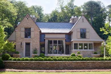 Elegant home design photo in Birmingham