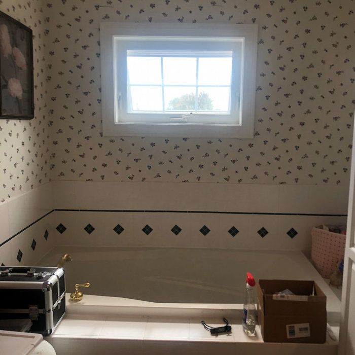 Stratham Before Picture - Bathroom Transformation