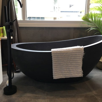 Black Autumn Bath