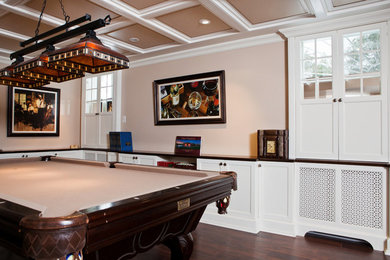 Elegant basement photo in Montreal