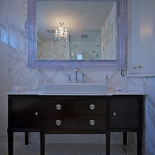 Foyer powder room