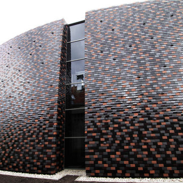 Vertical Tiling with Clay Roof Tiles