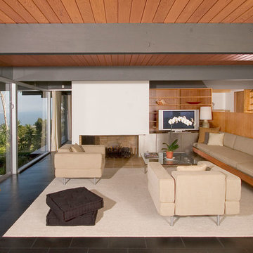 Living room with Fireplace