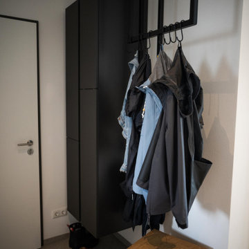 S+C - Puristische schwarze Küche + Garderobe