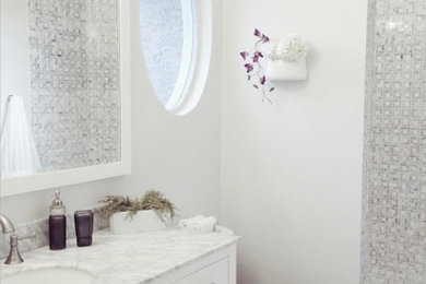 Example of a minimalist home design design in Miami