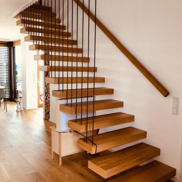 Kragarmtreppe in Eiche